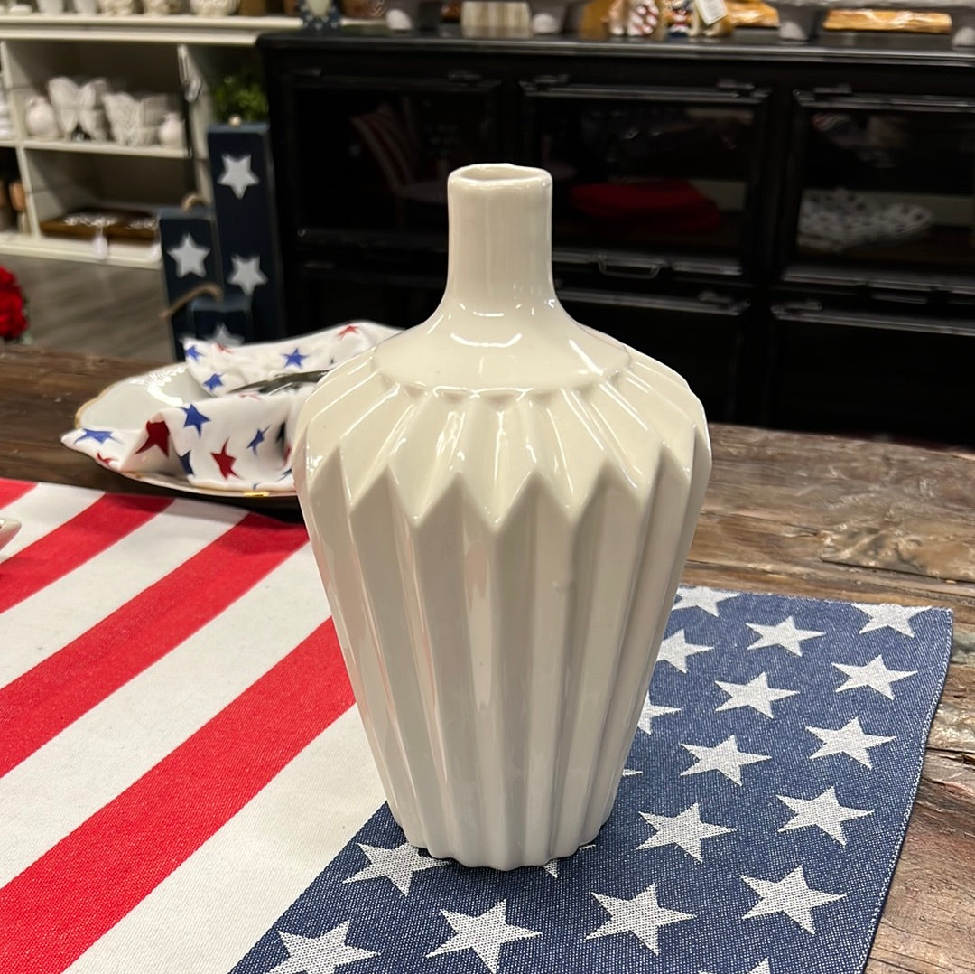 9" WHT ACCORDION VASE