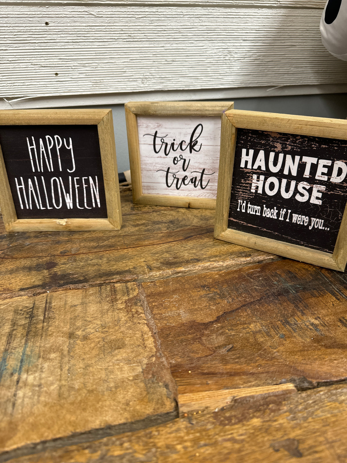 Wood Halloween sign 5”