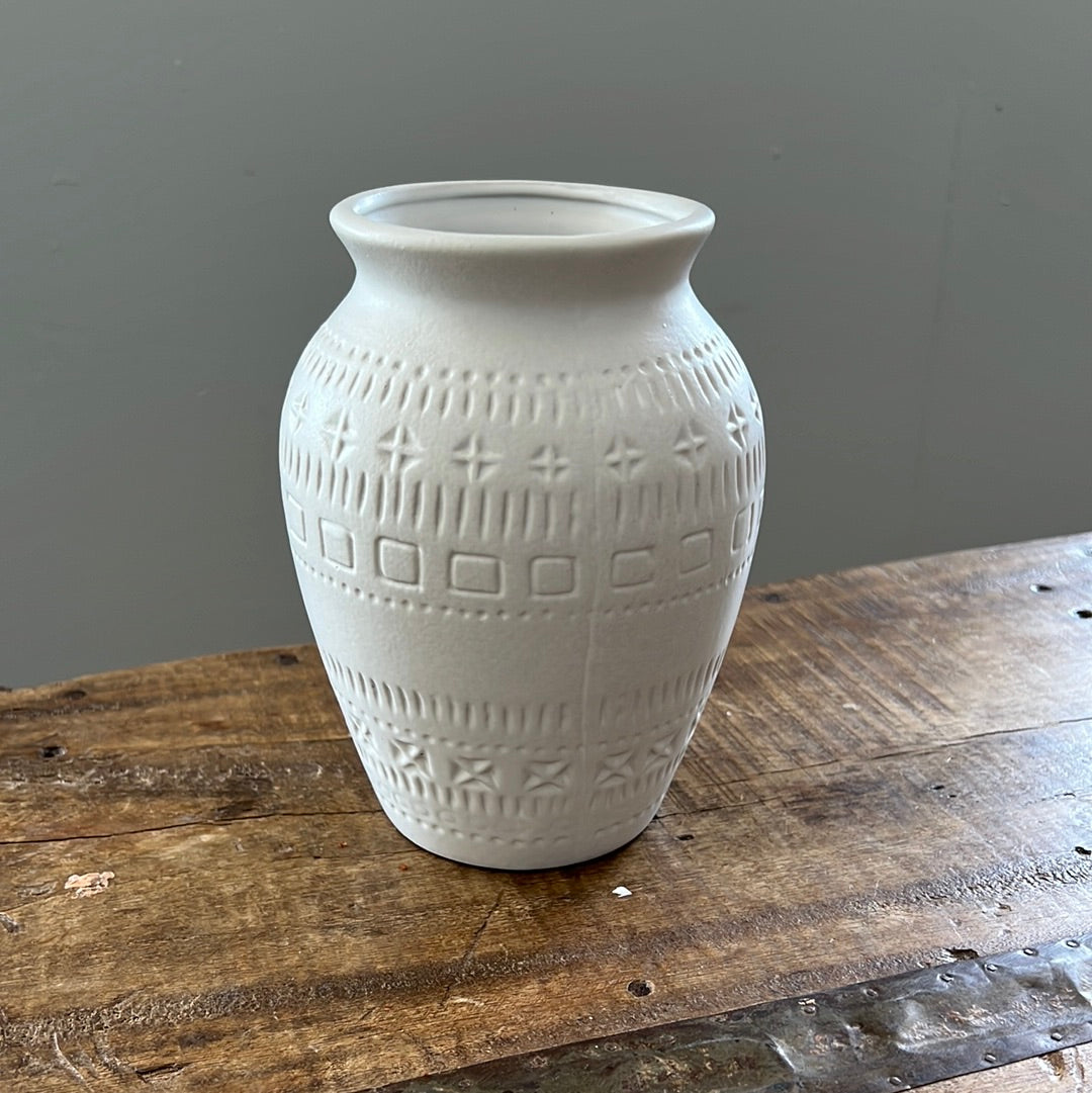 6.42" Patterned White Vase
